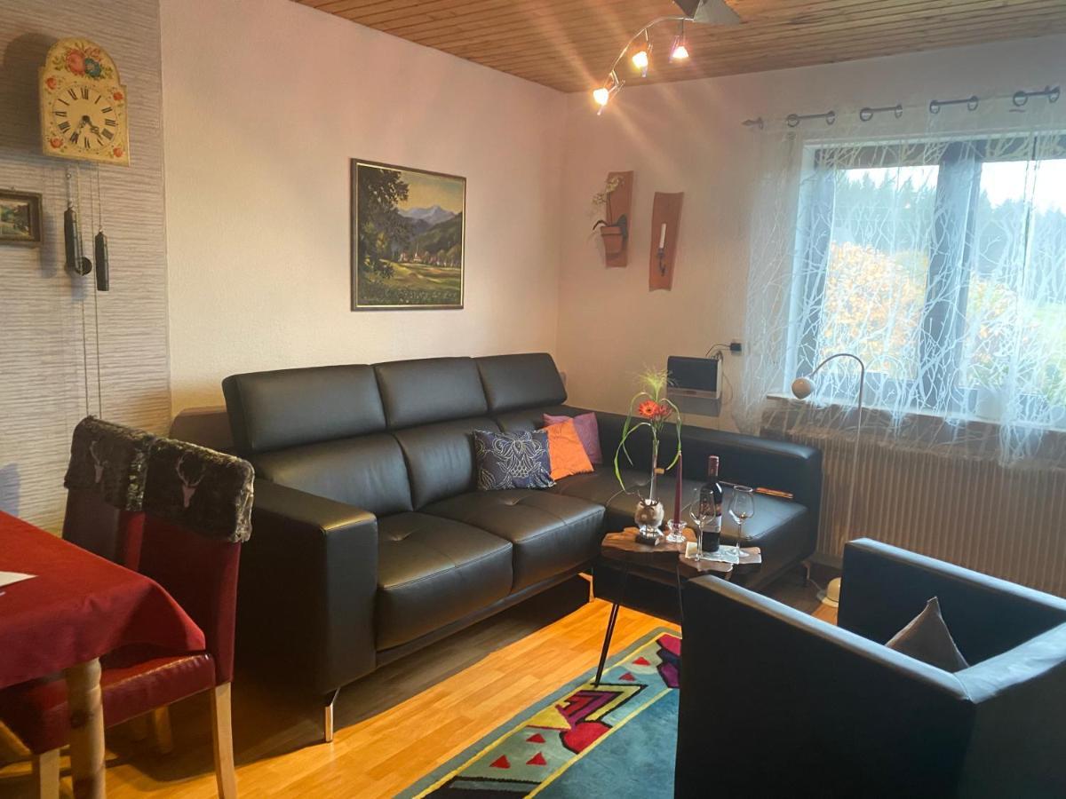 Haus Janssen-Wehrle Apartment ทิทิเซ-นอยชตัดท์ ภายนอก รูปภาพ