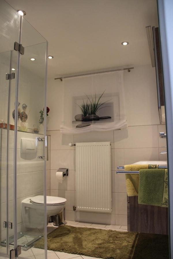 Haus Janssen-Wehrle Apartment ทิทิเซ-นอยชตัดท์ ภายนอก รูปภาพ